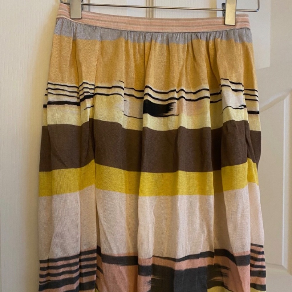 Missoni Knee Length Neutral Stripe Skirt. Size 38.